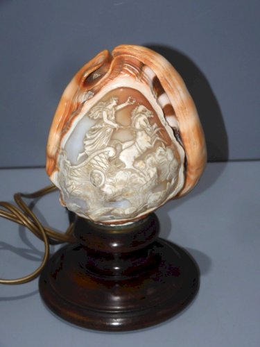 -BELLE LAMPE COQUILLAGE VEILLEUSE  décor CAMEE CHAR ROMAIN Pied BOIS déco    D