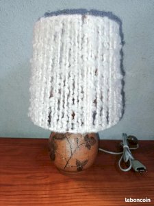 belle lampe datant des annees 80 signée colette szoslutz? en bon etat