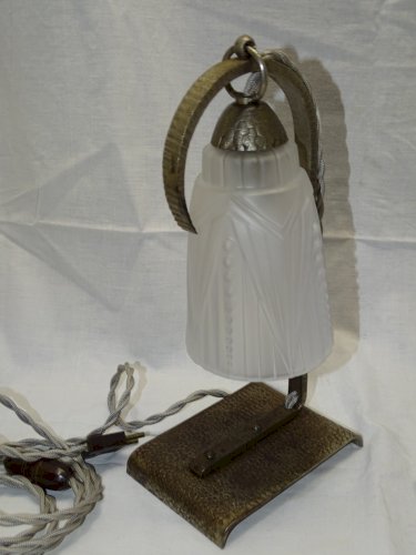 -BELLE LAMPE DE TABLE DE CHEVET ART DECO FER FORGE TULIPE VERRE Moulé       D