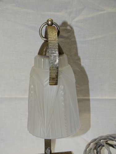 -BELLE LAMPE DE TABLE DE CHEVET ART DECO FER FORGE TULIPE VERRE Moulé       D