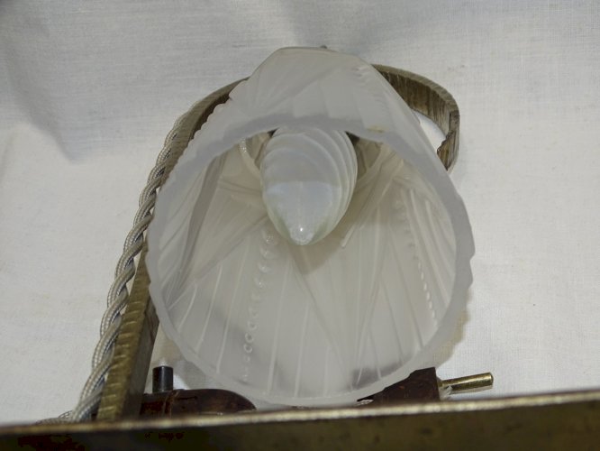 -BELLE LAMPE DE TABLE DE CHEVET ART DECO FER FORGE TULIPE VERRE Moulé       D