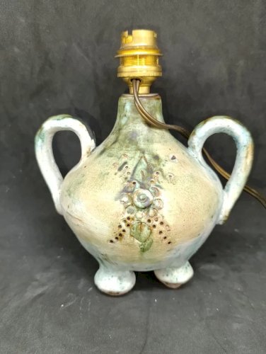 belle lampe decor floral attribue a francoise Chedeville en bon etat