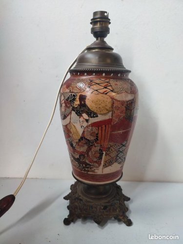 Belle lampe electrifiée japonaise satsuma datant de la fin du 19eme siecle en bon etat (made in chiner)