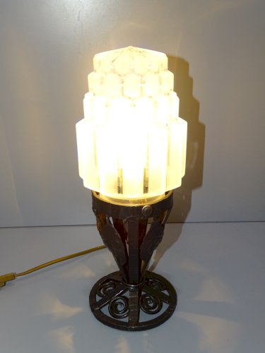 -BELLE LAMPE SKYSCRAPER ART DECO PIED FER Forgé VERRE BUILDING OPAQUE   D