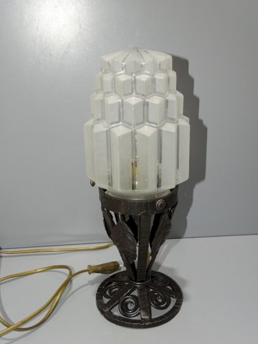 -BELLE LAMPE SKYSCRAPER ART DECO PIED FER Forgé VERRE BUILDING OPAQUE   D