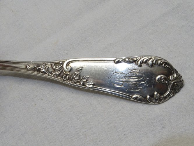 - BELLE LOUCHE EN ARGENT XIXe poinçon MINERVE MONOGRAMME à déchiffrer 246g