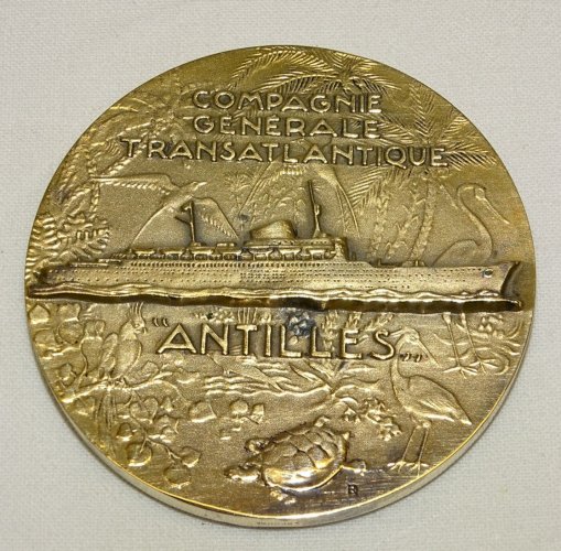 -BELLE MEDAILLE COMPAGNIE GENERALE TRANSATLANTIQUE "ANTILLES " en BRONZE    D