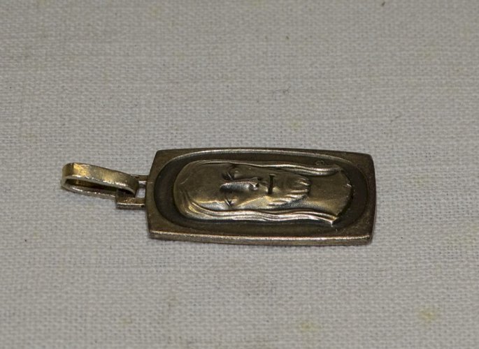 -  BELLE MEDAILLE JESUS ARGENT Poinçon de garantie ILLISIBLE peut-être CRABE   D