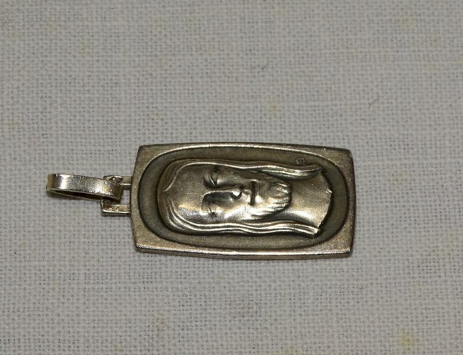 -  BELLE MEDAILLE JESUS ARGENT Poinçon de garantie ILLISIBLE peut-être CRABE   D