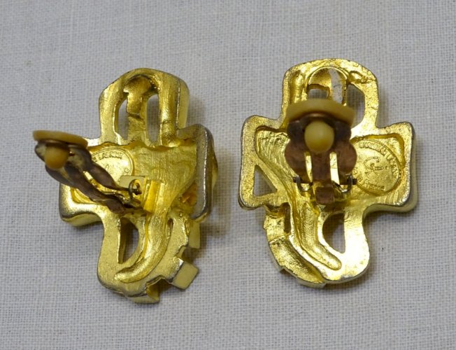 -BELLE PAIRE DE BOUCLES D'OREILLES CLIPS CHRISTIAN DIOR bijou vintage   D