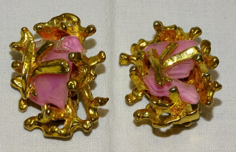 -BELLE PAIRE DE BOUCLES D'OREILLES CLIPS GAVILANE PARIS PIERRES ROSES VINTAGE  D