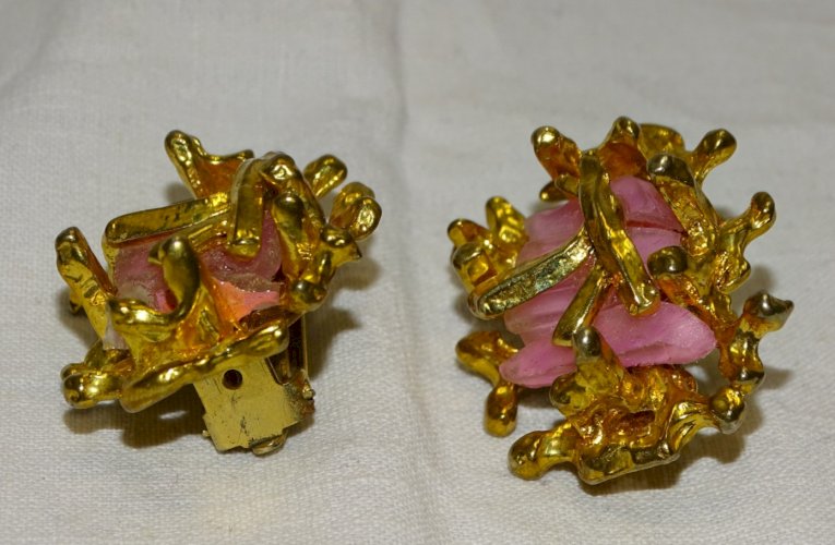 -BELLE PAIRE DE BOUCLES D'OREILLES CLIPS GAVILANE PARIS PIERRES ROSES VINTAGE  D