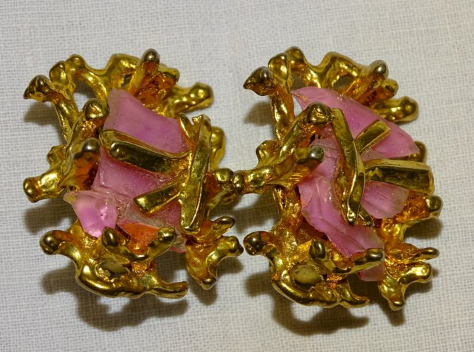 -BELLE PAIRE DE BOUCLES D'OREILLES CLIPS GAVILANE PARIS PIERRES ROSES VINTAGE  D