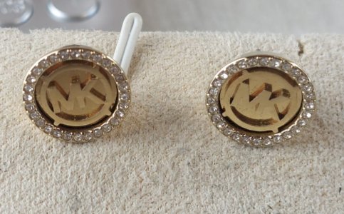Belle paire de boucles d'oreilles en métal doré, MK Michael Kors ^