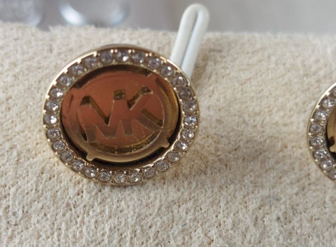 Belle paire de boucles d'oreilles en métal doré, MK Michael Kors ^