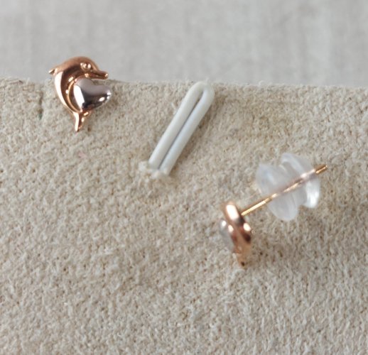 Belle paire de boucles doreilles enfant, dauphin, en or 8k ^