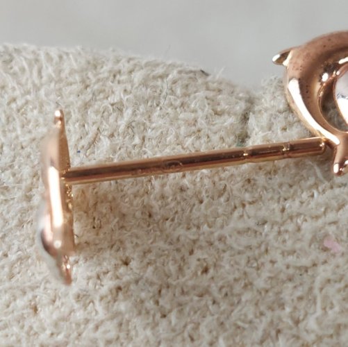 Belle paire de boucles doreilles enfant, dauphin, en or 8k ^