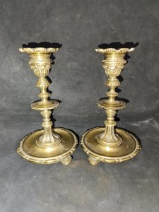 belle paire de bougeoir ancien en bronze ou laiton en bon etat