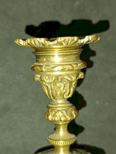 belle paire de bougeoir ancien en bronze ou laiton en bon etat