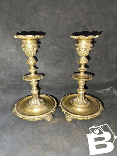 belle paire de bougeoir ancien en bronze ou laiton en bon etat