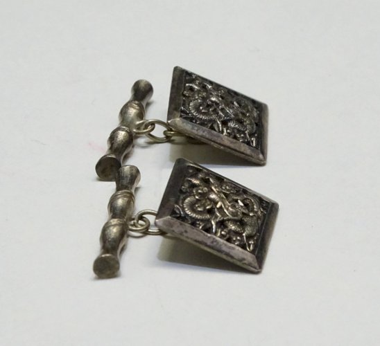 -BELLE PAIRE de BOUTONS de MANCHETTE ARGENT VIETNAM à décor de SERPENTS   D