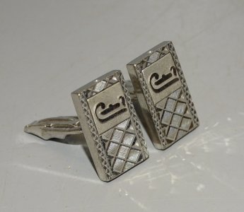 - BEAUTIFUL PAIR of CUFFLINKS LETTER J in SILVER Crab Hallmark D