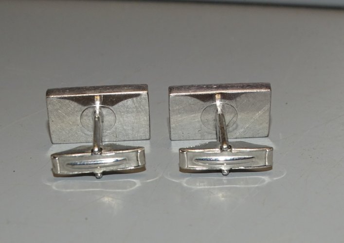 -BELLE PAIRE de BOUTONS de MANCHETTE LETTRE J en ARGENT Poinçon CRABE   D