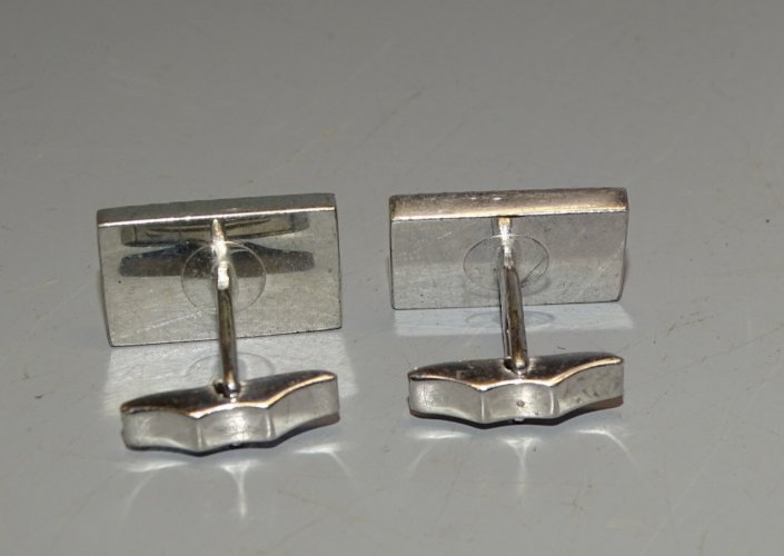 -BELLE PAIRE de BOUTONS de MANCHETTE LETTRE J en ARGENT Poinçon CRABE   D