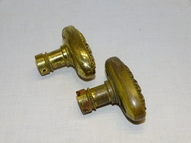 -BELLE PAIRE de BOUTONS de PORTE POIGNEES de PORTE Bronze JUS de GRENIER   D