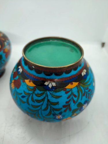 belle paire de petit vases cloissonné asiatique ancien  en bon etat