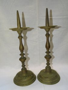 -BELLE PAIRE de  PIQUE CIERGES BRONZE XVIIIe JUS de GRENIER BOUGEOIRS BOUGIES