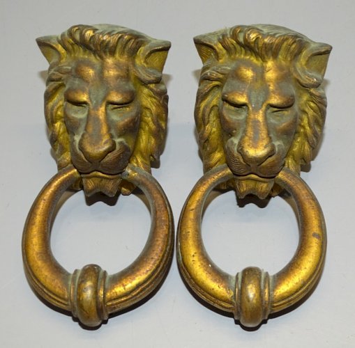 -BELLE PAIRE DE POIGNEES TETES DE LION BRONZE doré JUS DE GRENIER à nettoyer   D
