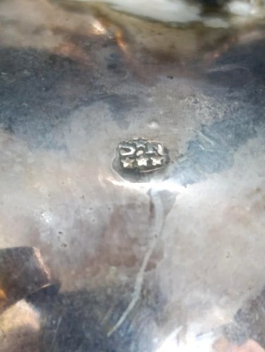 belle paire de saleron en metal argenté avec pied decor lion en bon etat mais à nettoyer