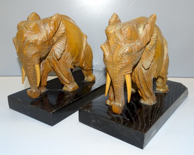 -BELLE PAIRE de SERRE LIVRES ELEPHANTS EN BOIS  sur SOCLE BOIS NOIR déco   D