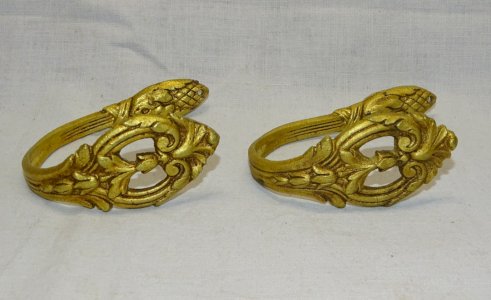 -BELLE PAIRE D'EMBRASSES  BRONZE  décor de VOLUTES  POUR RIDEAUX DECO   D