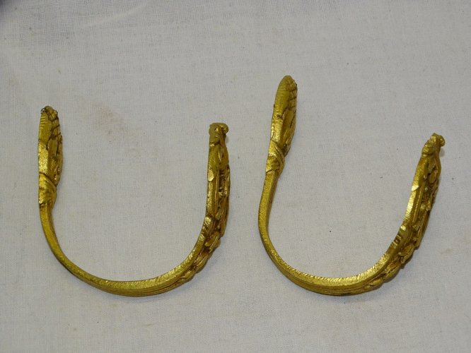 -BELLE PAIRE D'EMBRASSES  BRONZE  décor de VOLUTES  POUR RIDEAUX DECO   D