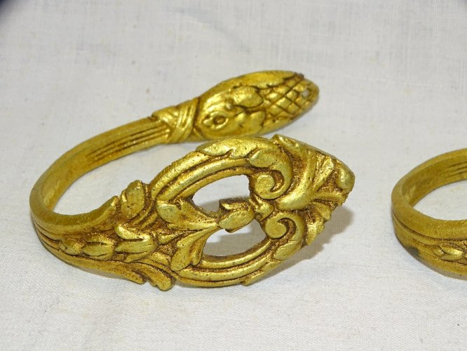 -BELLE PAIRE D'EMBRASSES  BRONZE  décor de VOLUTES  POUR RIDEAUX DECO   D