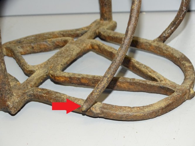 -BELLE PAIRE D'ETRIERS DE PANIER de CAVALERIE FER FORGE XVIIIe COLLECTION déco D