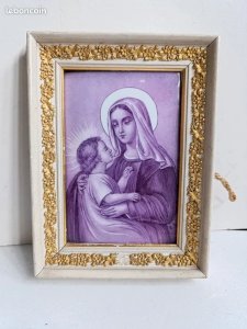 Beautiful tile painting depicting the Virgin and Child signed E.R.