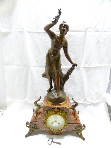 -BELLE PENDULE 1900 SUJET REGULE REINE DES EAUX PAR RUFFONY Fonctionne