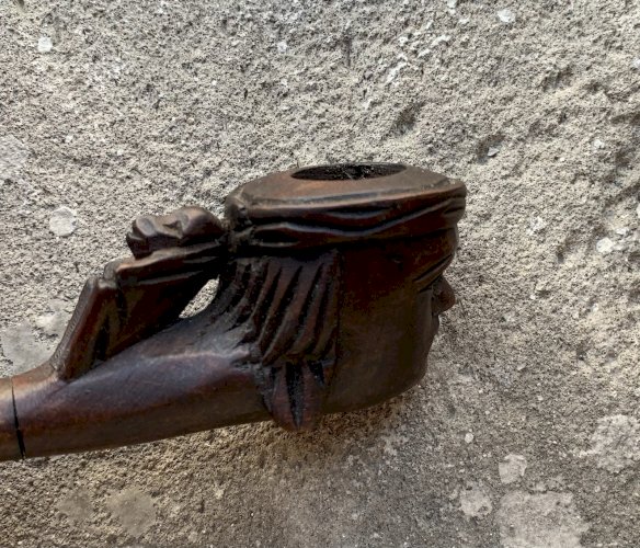 Belle pipe ancienne en bois sculpté tête d'hindou et singe