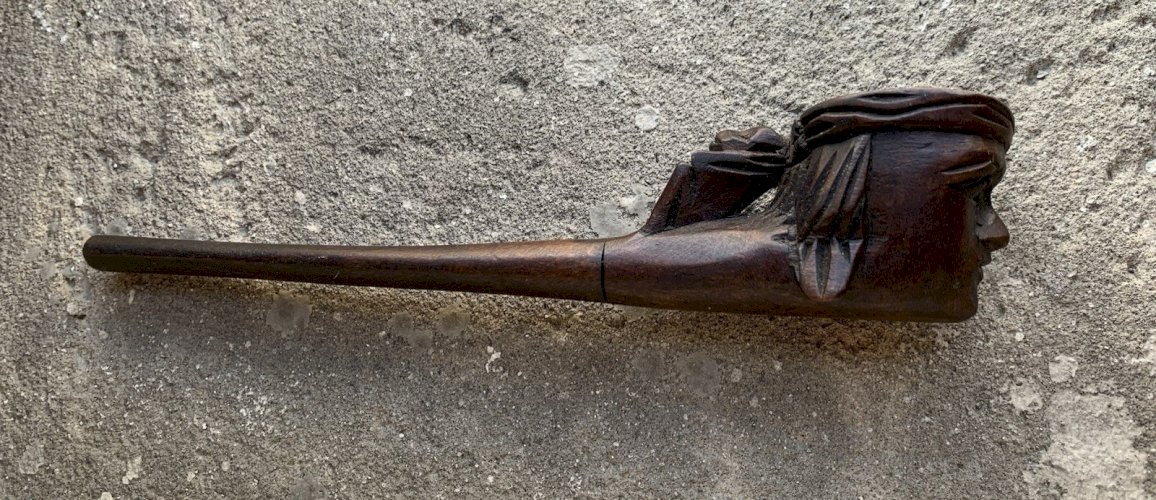 Belle pipe ancienne en bois sculpté tête d'hindou et singe