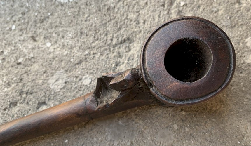 Belle pipe ancienne en bois sculpté tête d'hindou et singe