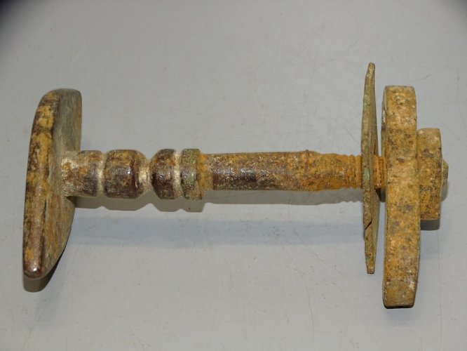 -BELLE POIGNEE DE PORTE FER FORGE XIXe avec une BELLE PATINE ANCIENNE  déco   D
