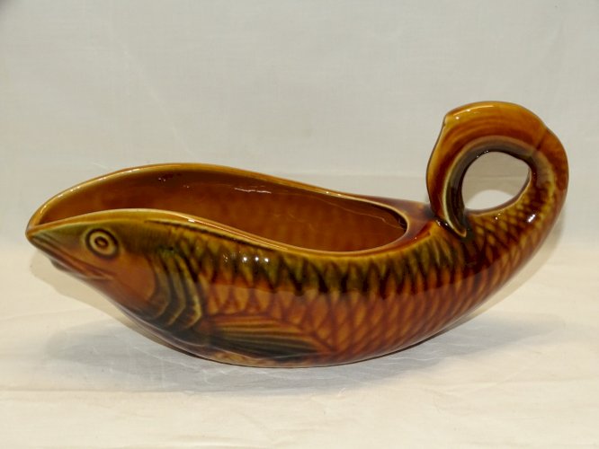 -BELLE SAUCIERE CERAMIQUE SARREGUEMINES FORME DE POISSON DECO TABLE VITRINE   D