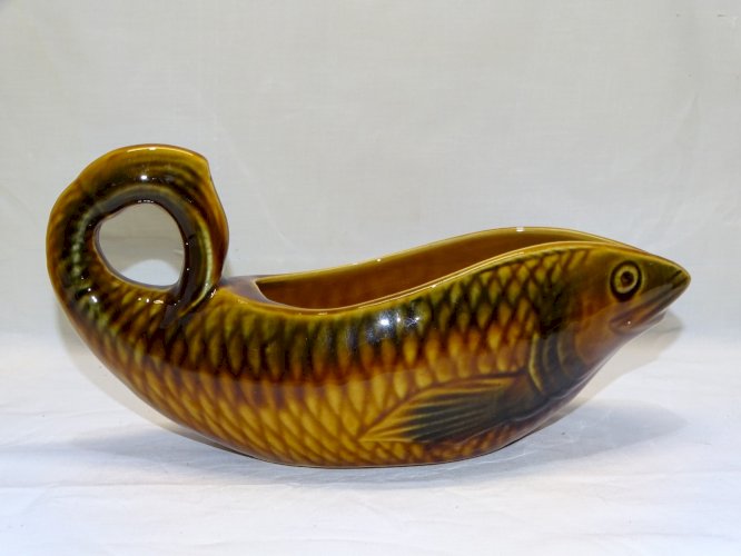 -BELLE SAUCIERE CERAMIQUE SARREGUEMINES FORME DE POISSON DECO TABLE VITRINE   D