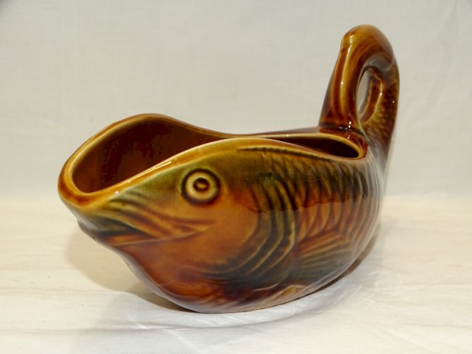 -BELLE SAUCIERE CERAMIQUE SARREGUEMINES FORME DE POISSON DECO TABLE VITRINE   D