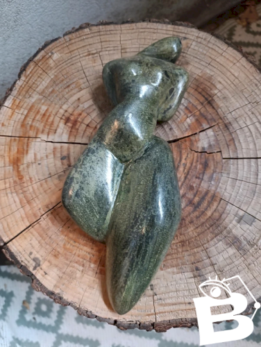 belle sculpture en ceramique corps feminin signée Le Minor? en bon etat