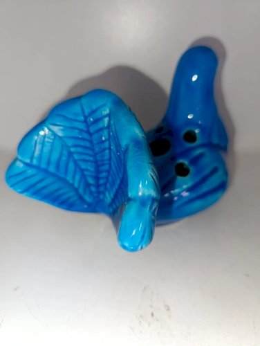 belle sculpture en ceramique en forme doiseaux dans le gout de Chambost en bon etat