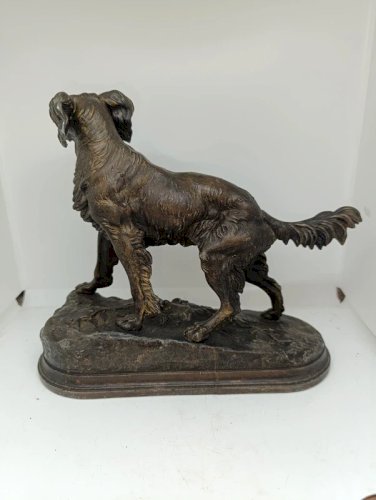 belle sculpture regule chien de chasse à larrete signée jules moigniez en bon etat